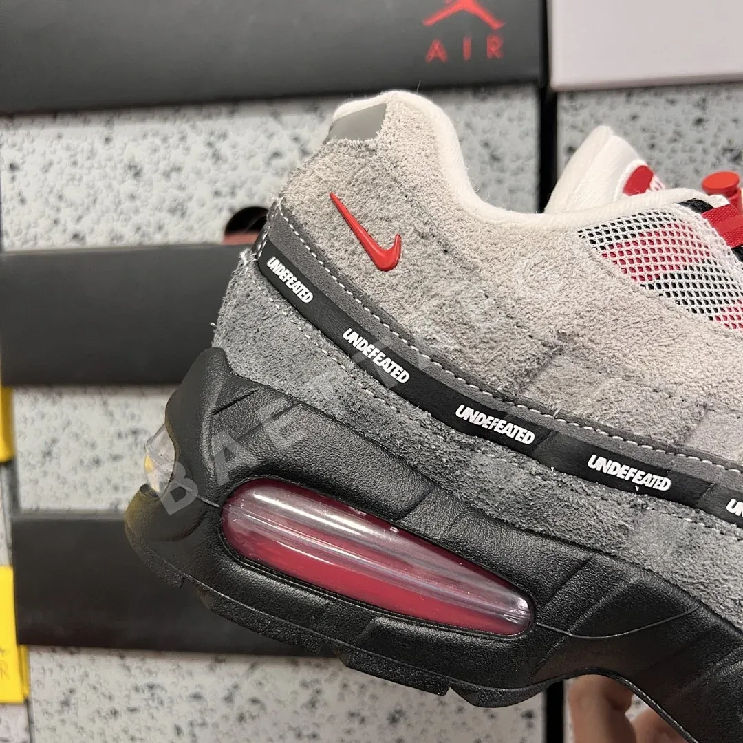 나이키 [GX] 에어 맥스 95 SP 레드 IB4523-003 201259 Nike Air Max 95 SP Undefeated Geo 상세 이미지 7