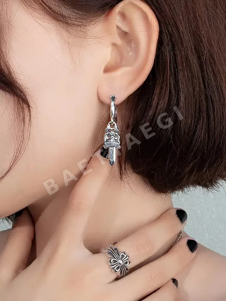 크롬하츠 검 모티브 유니섹스 귀걸이 상세 이미지 7