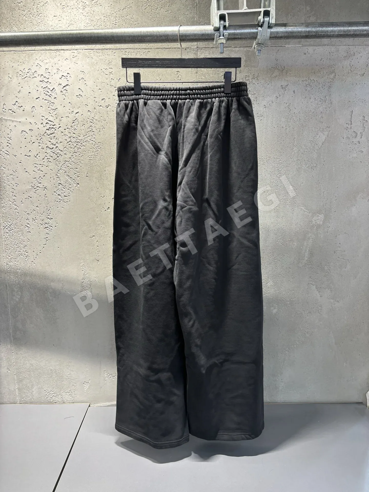 발렌시아가 남성 바지 상세 이미지 3
