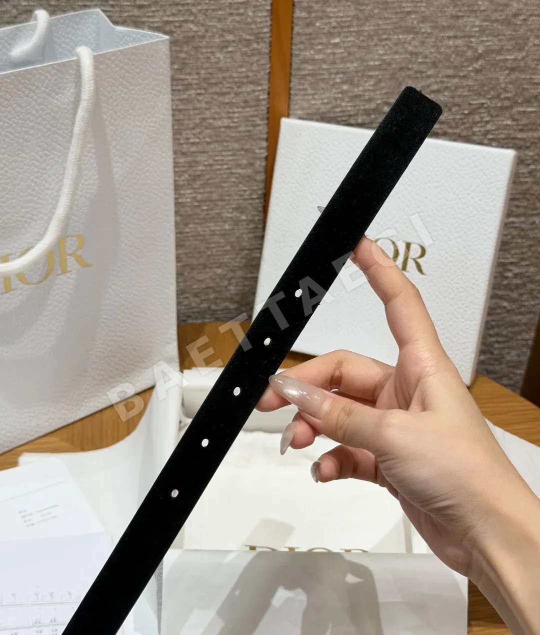 디올 다이아몬드 진주 장식 스웨이드 벨트 상세 이미지 9