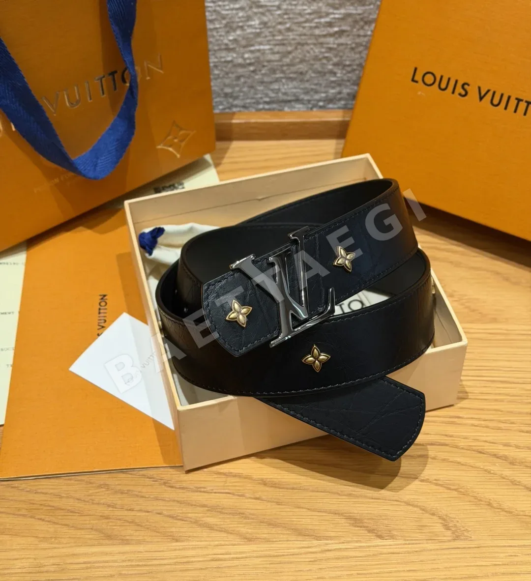 루이비통 LV 이니셜 40mm 토리옹 가죽 벨트 173529