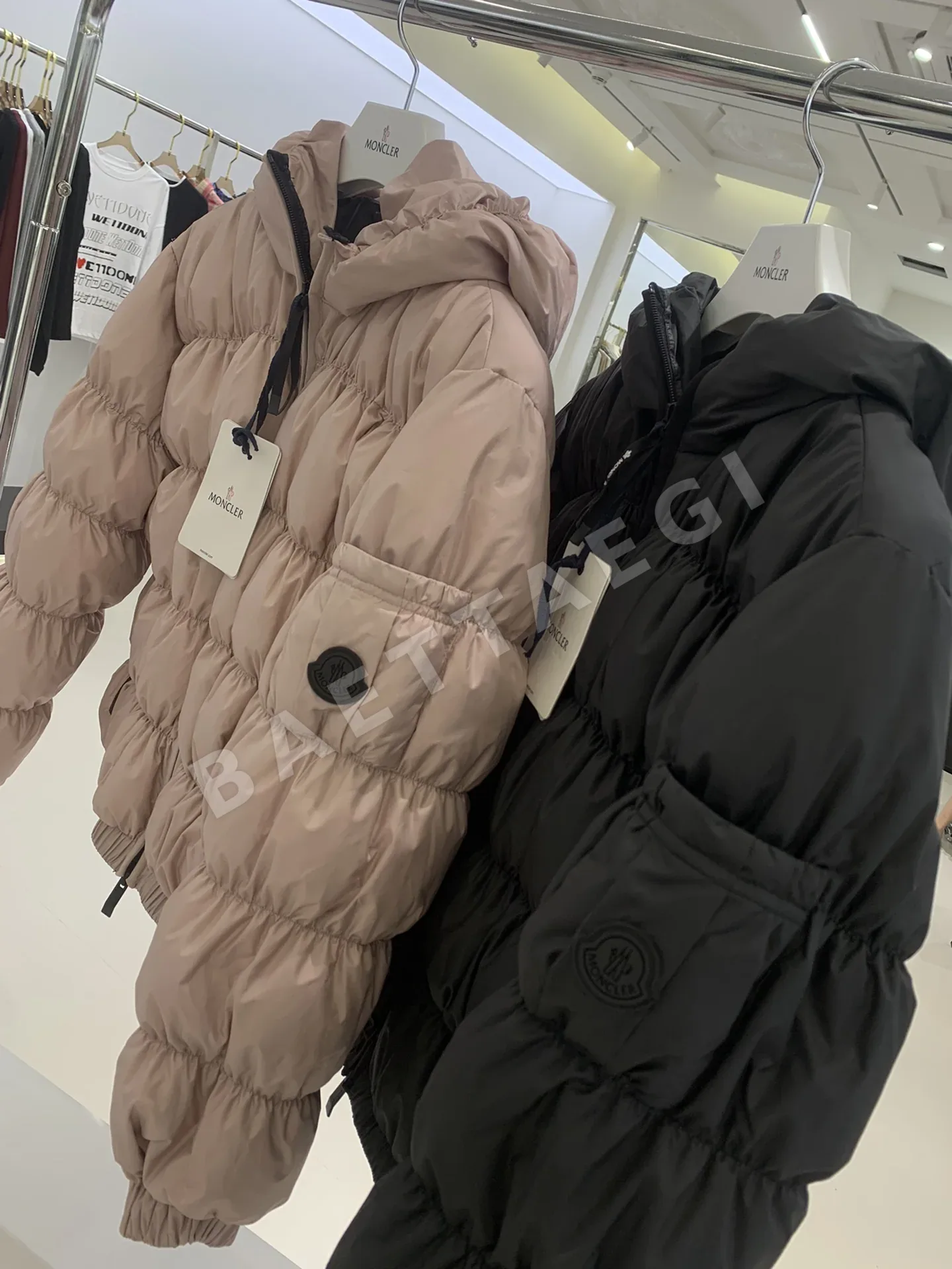 몽클레르 메돈테 여성 숏다운 패딩 상세 이미지 9