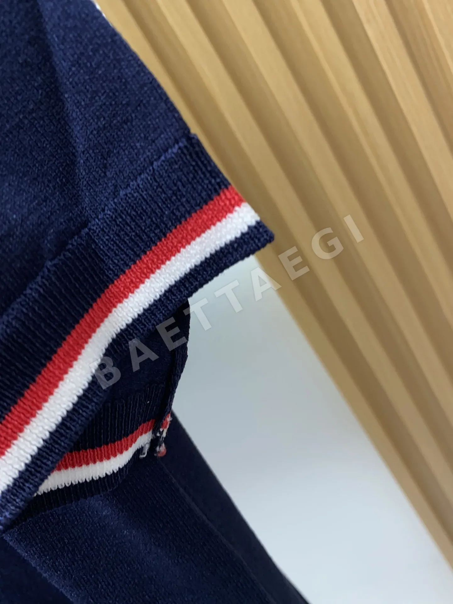 톰브라운 남성 크루넥 코튼 반팔 티셔츠 상세 이미지 5