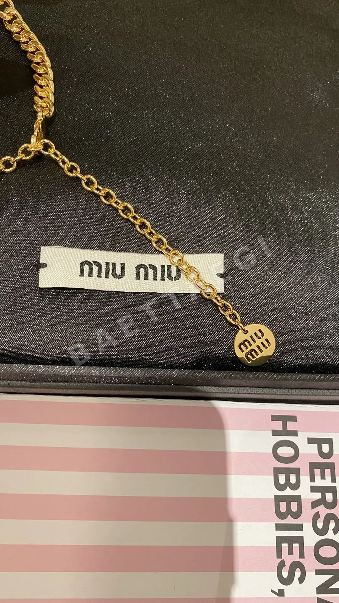 미우미우 스퀘어 레터 장식 목걸이 상세 이미지 6