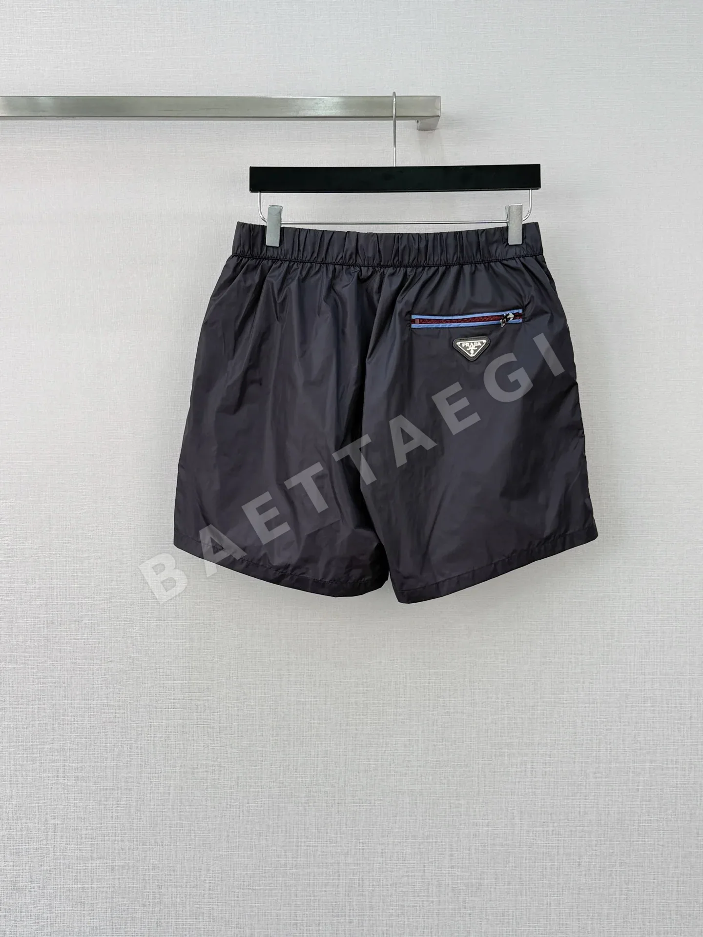 프라다 나일론 반바지 상세 이미지 2