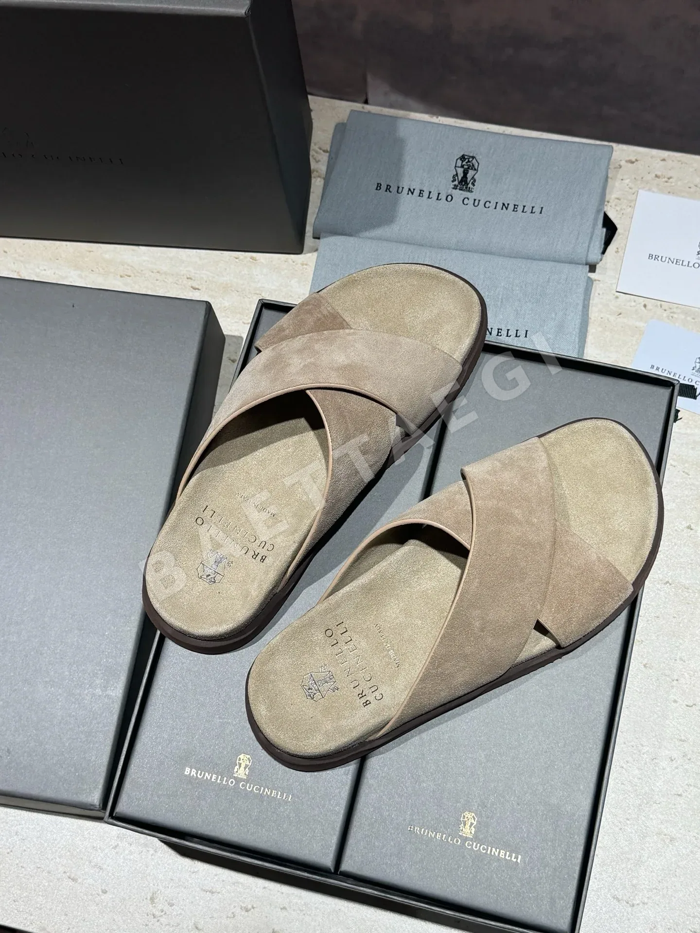 브루넬로쿠치넬리 남성용 스웨이드 비치 샌들 상세 이미지 2