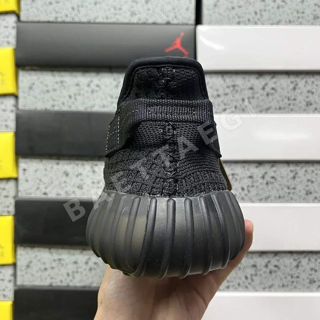 아디다스 [XQ] 이지 부스트 350 V2 HQ4540 200769 Adidas Yeezy Boost 350 V2 Onyx 상세 이미지 5