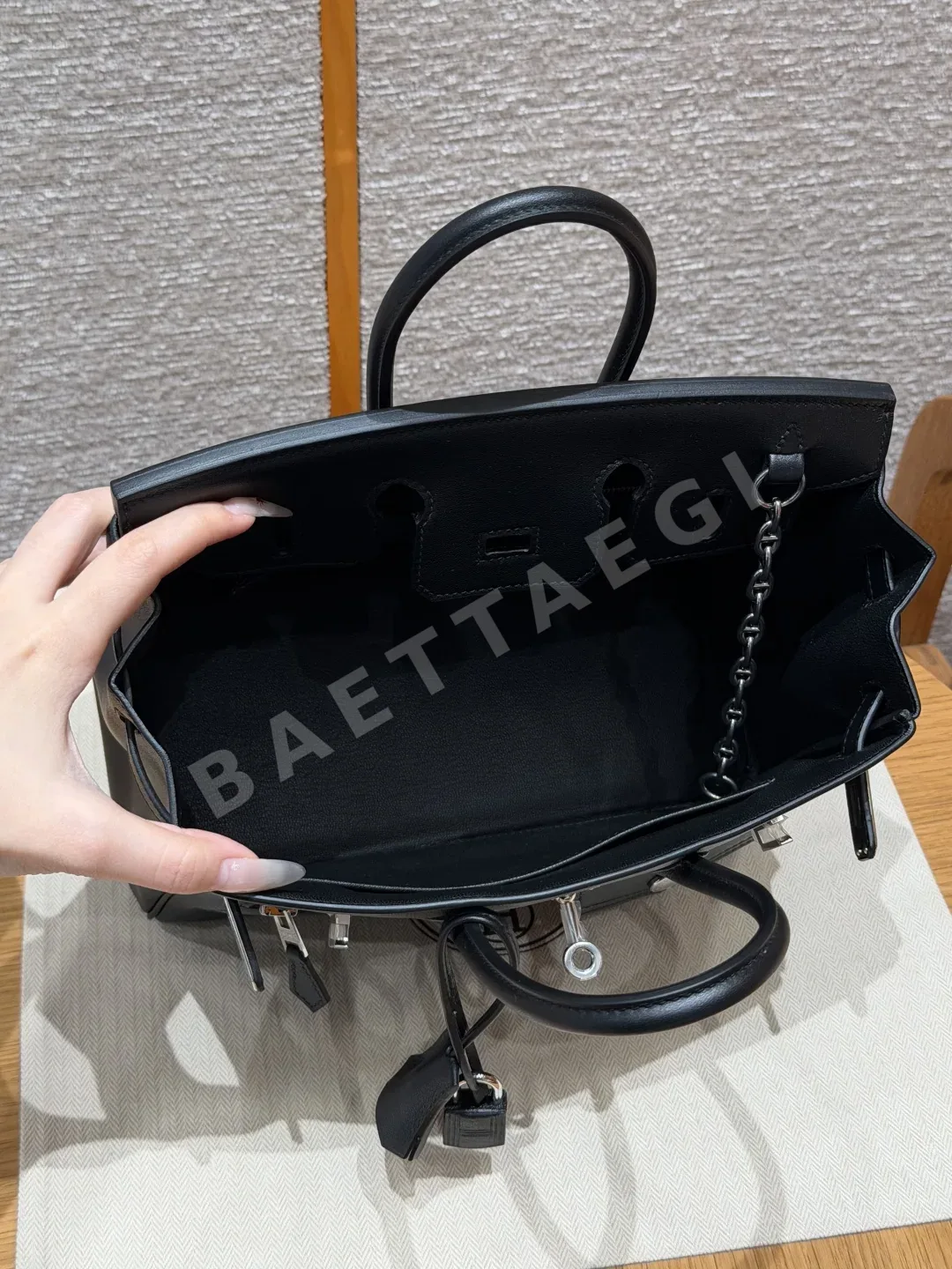 에르메스 버킨 25 블랙 가죽 가방 상세 이미지 6