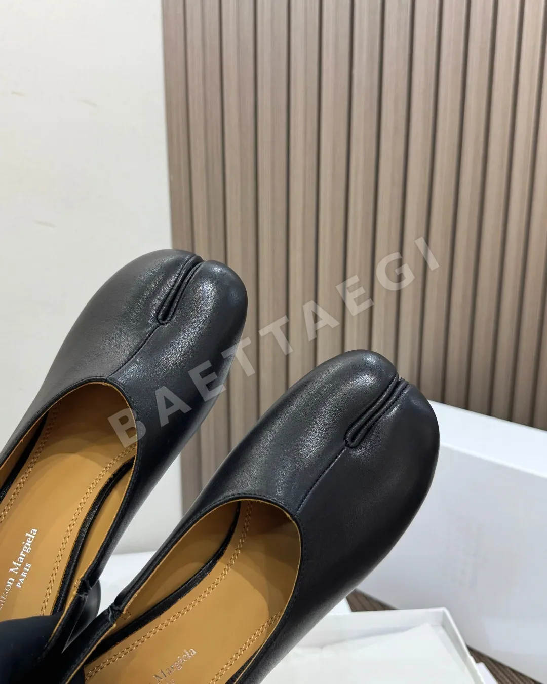 마르지엘라 타비 로퍼 여성 가죽 토 상세 이미지 6