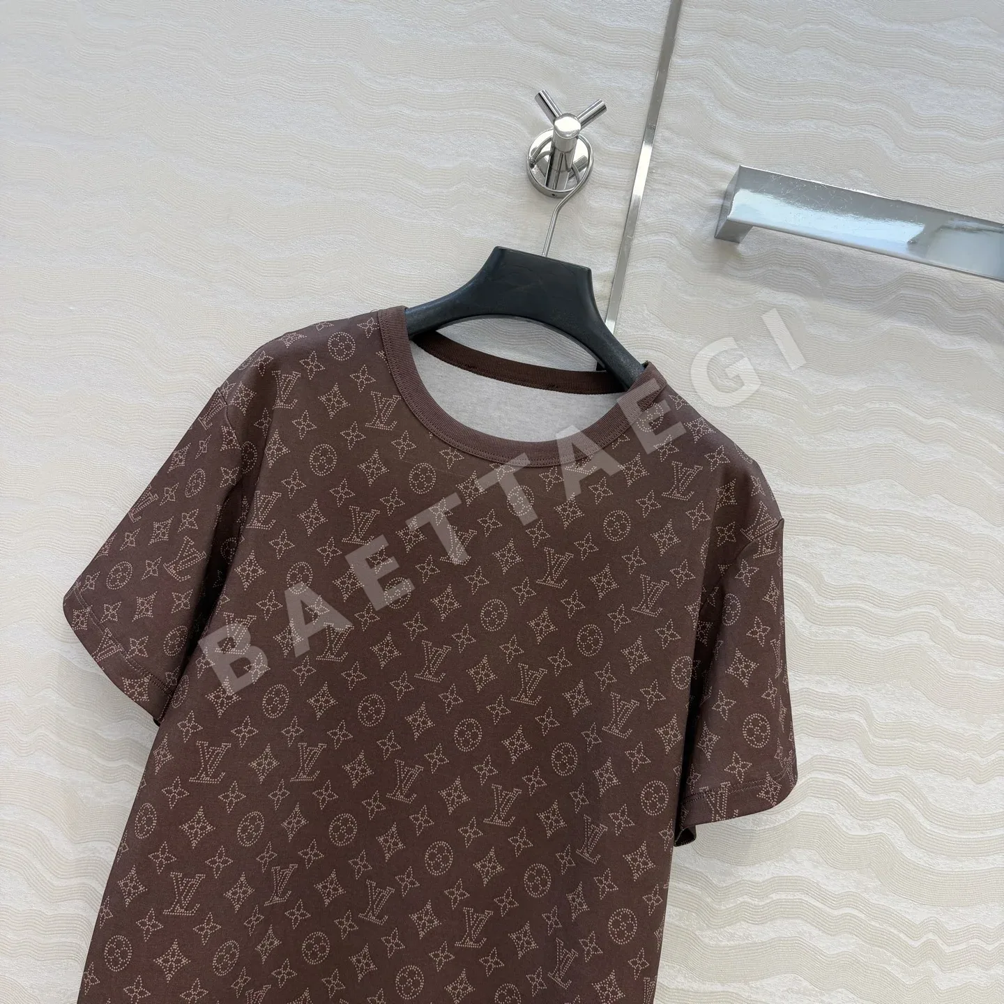 루이비통 프린트 코튼 반팔 티셔츠 상세 이미지 2