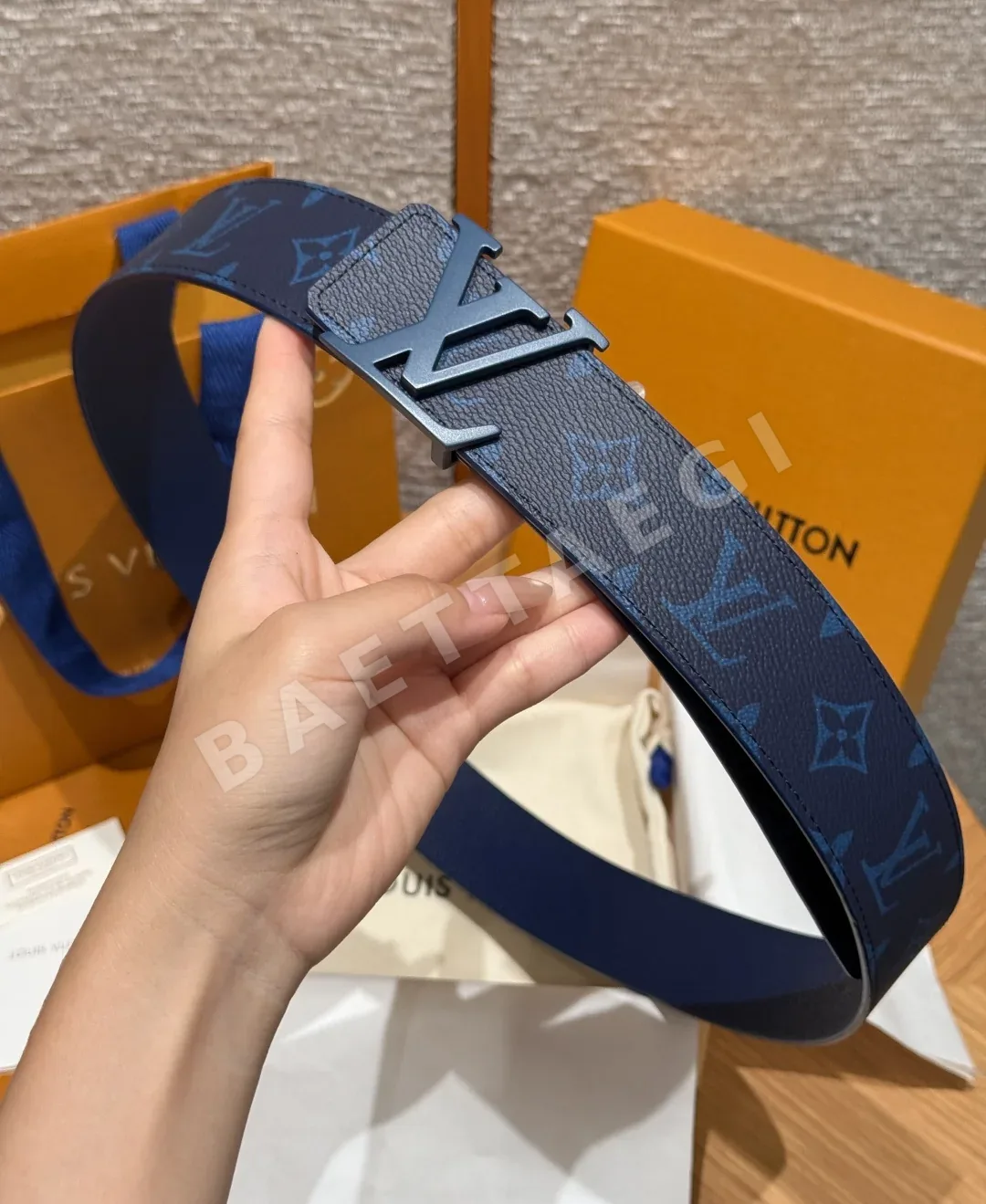 루이비통 디멘션 드리프트 40mm 타이거 아이 리버시블 벨트 상세 이미지 3
