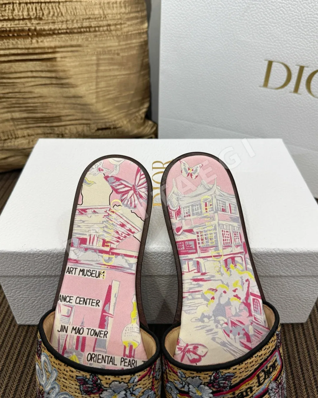 디올 드웨이 빈티지 로고 자수 샌들 상세 이미지 8