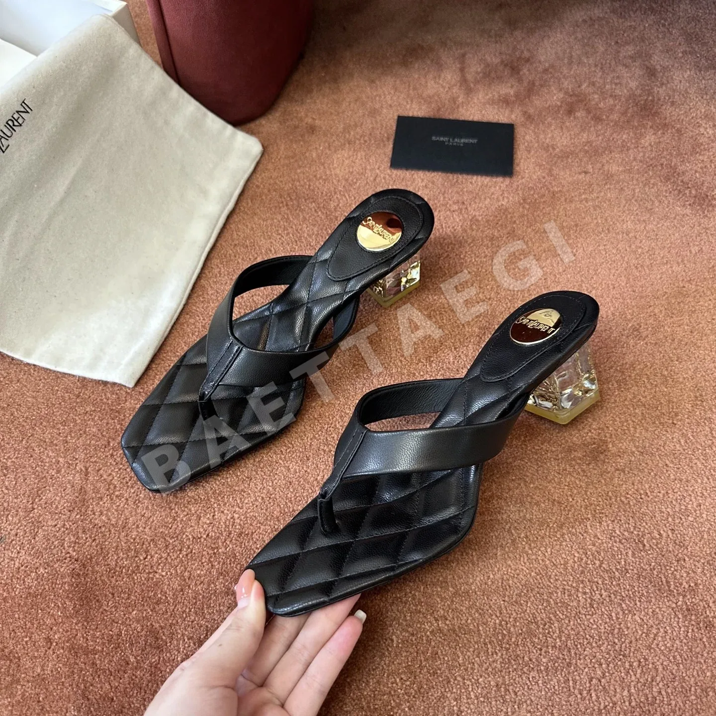생로랑 퀼팅 앤틱 로고 쪼리 힐 샌들 블랙 상세 이미지 8