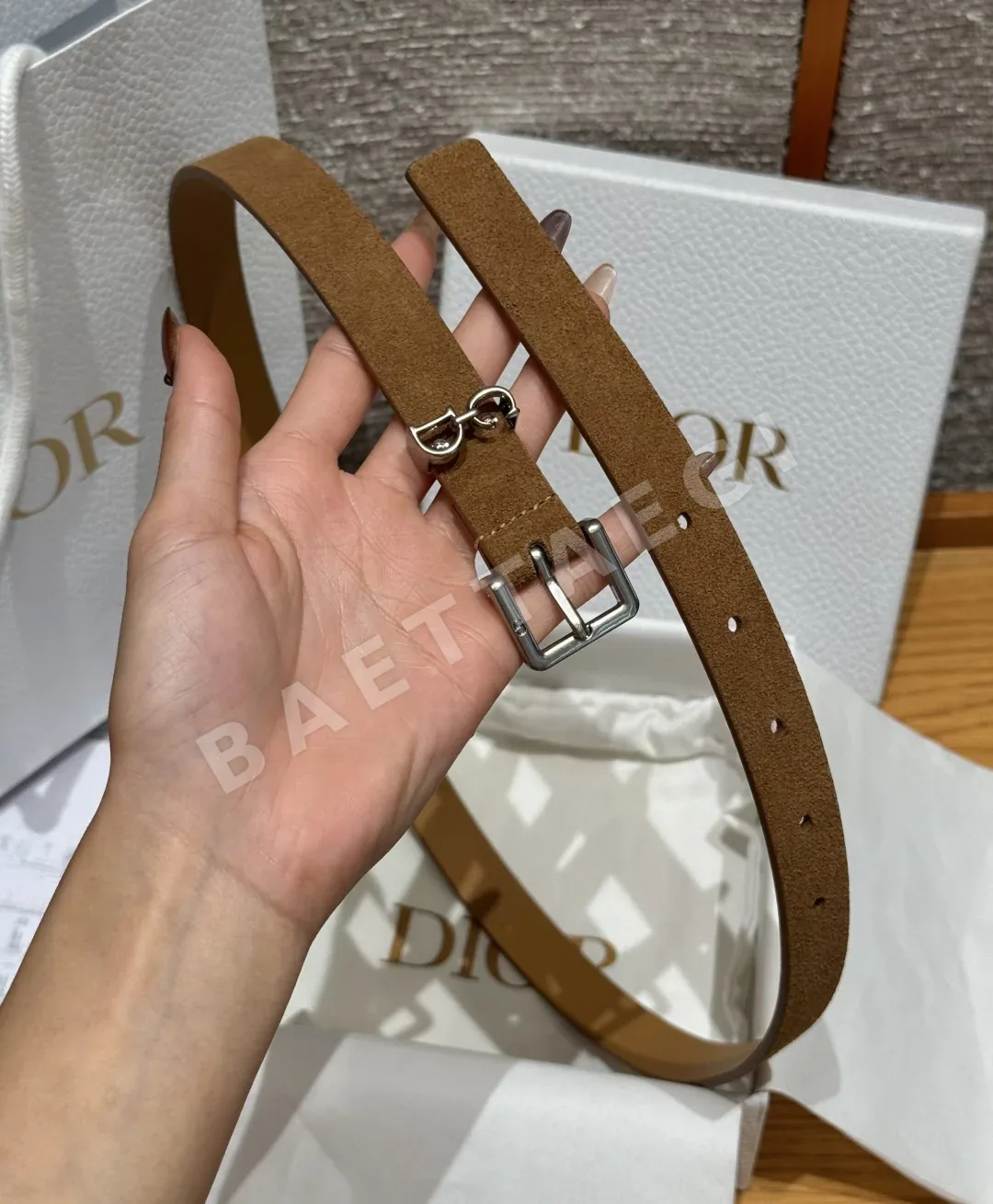 디올 새들 루프 CD 버클 스웨이드 가죽 벨트 상세 이미지 4
