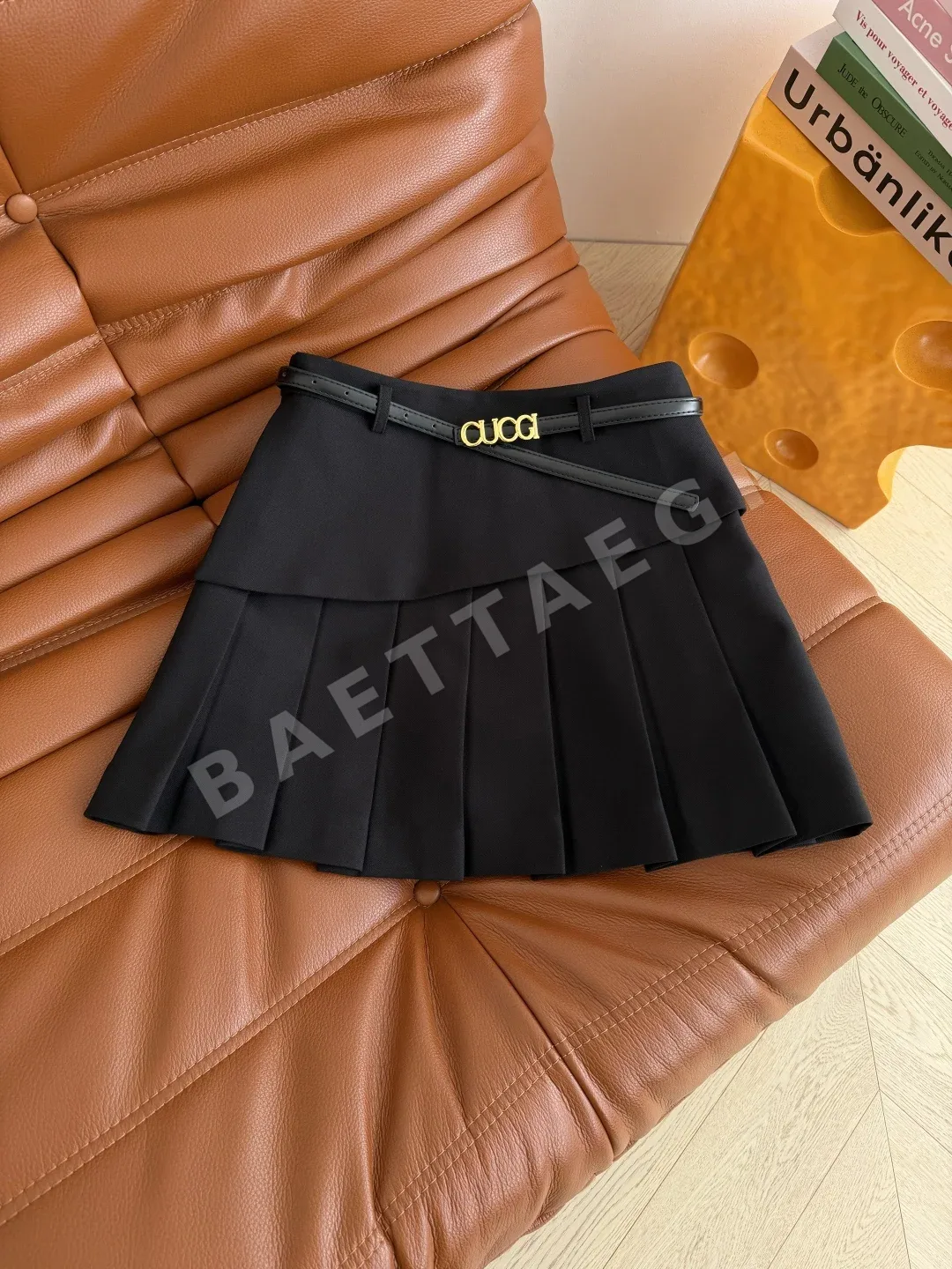 구찌 더블 G 브로치 블레이저와 비대칭 플리츠 스커트 세트 상세 이미지 8