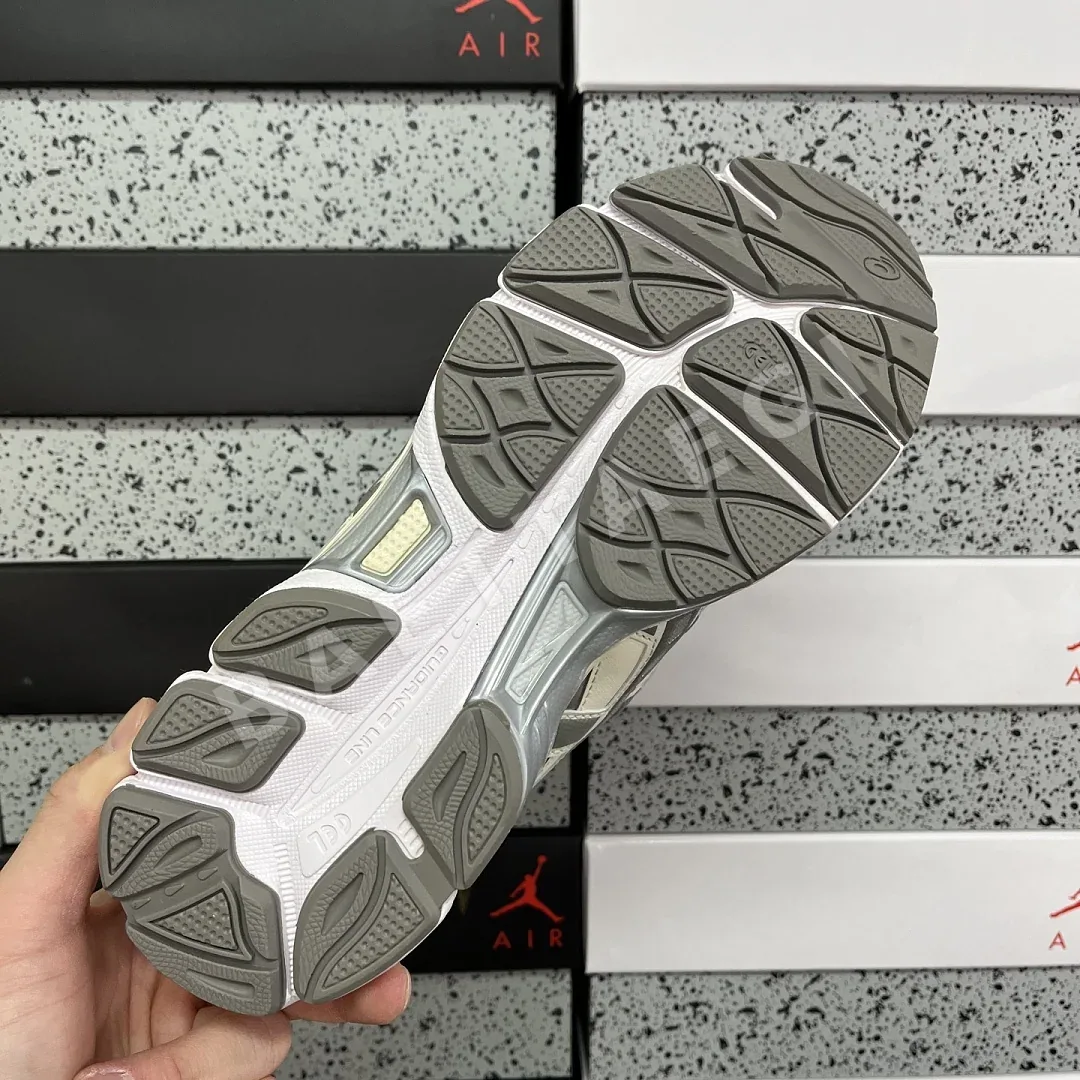 아식스 [M] 젤 NYC 2055 1203A542-250 200499 Asics Gel-NYC 2055 Cream Steel 상세 이미지 6