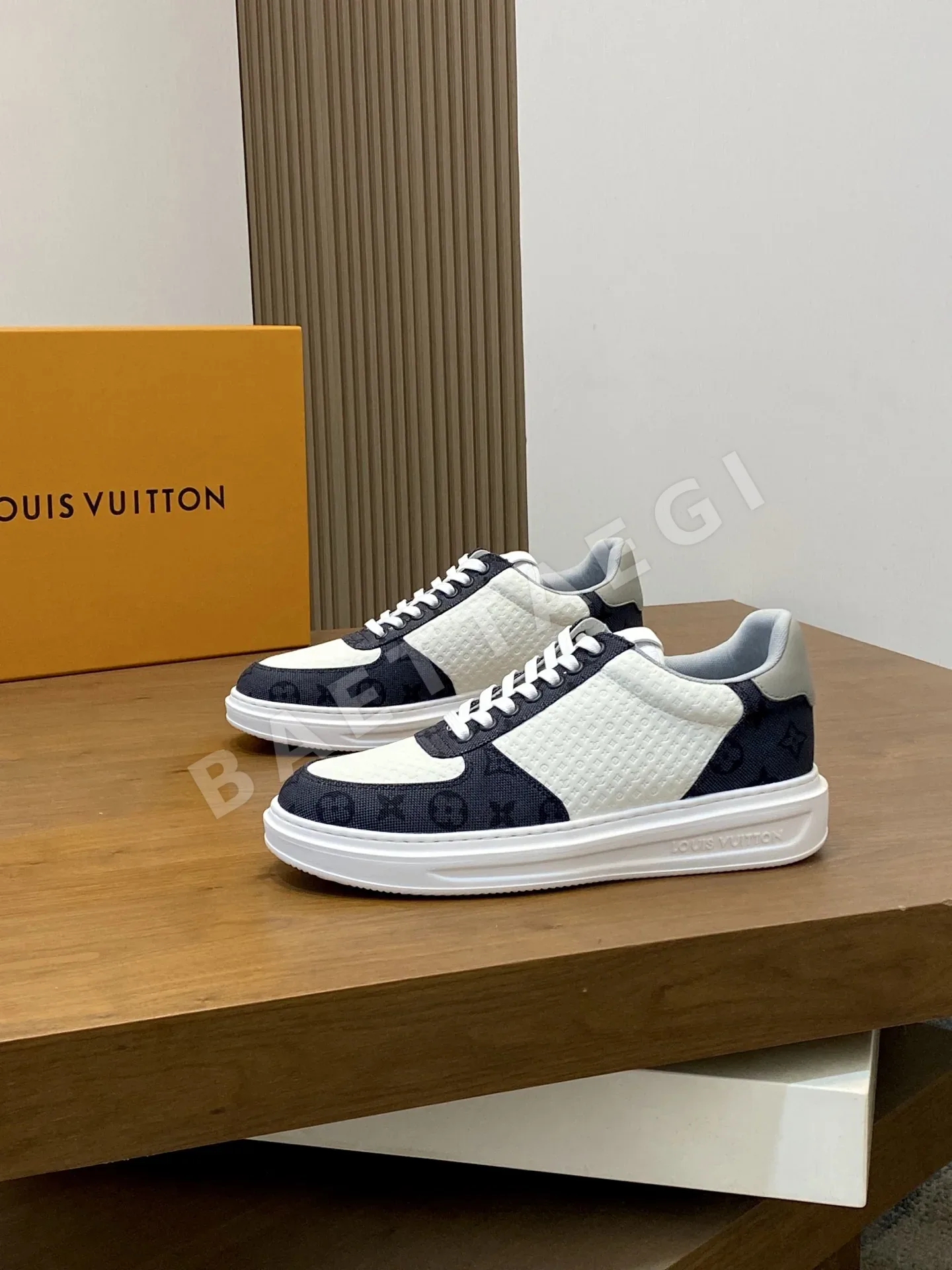 루이비통 리볼리 스니커즈 상세 이미지 3