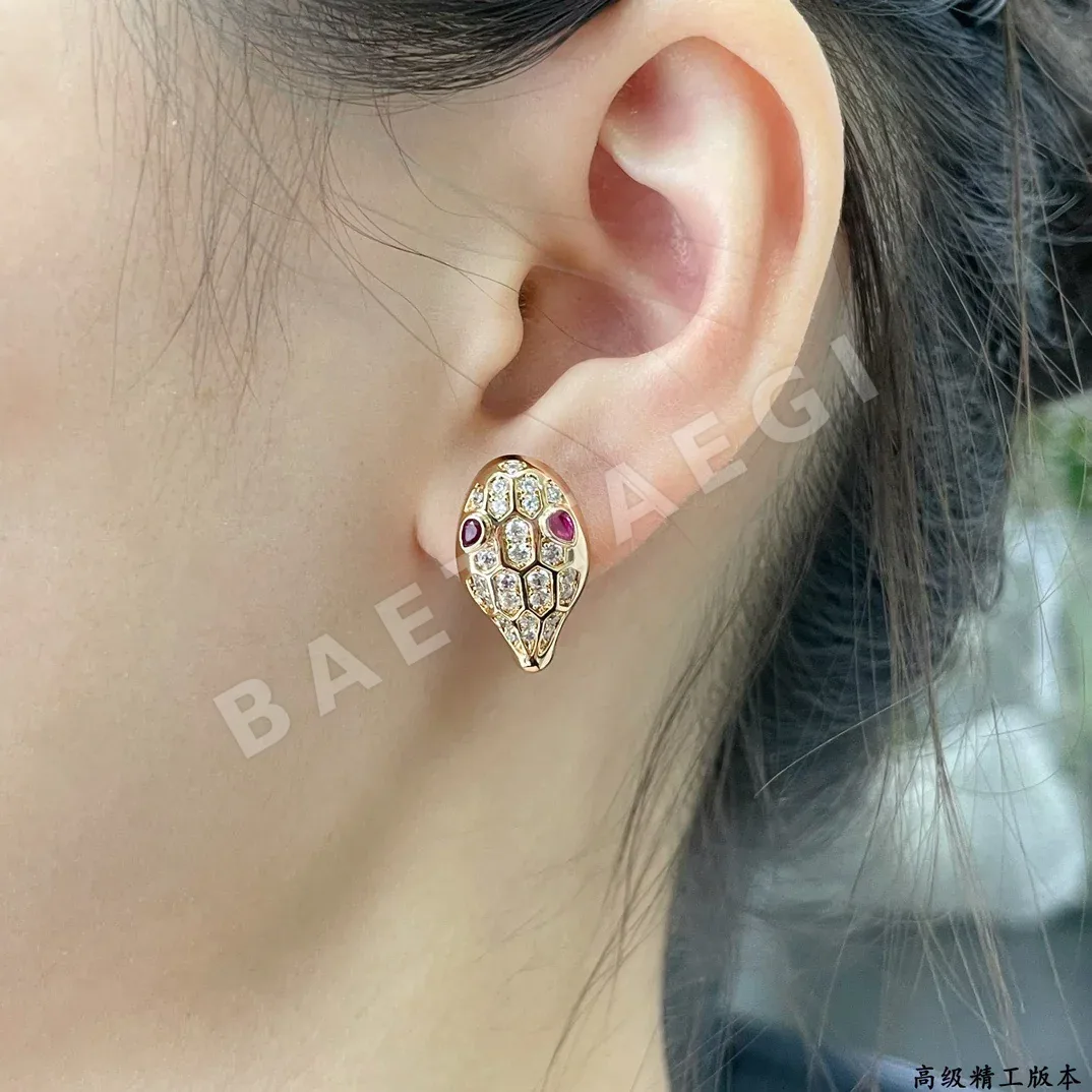 불가리 스네이크 레드 다이아몬드 귀걸이 133317