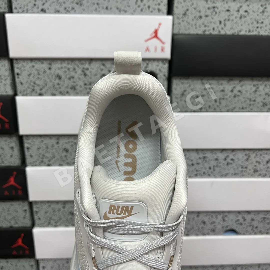 나이키 줌 보메로 18 HM6803-009 201113 Nike Zoom Vomero 18 상세 이미지 7