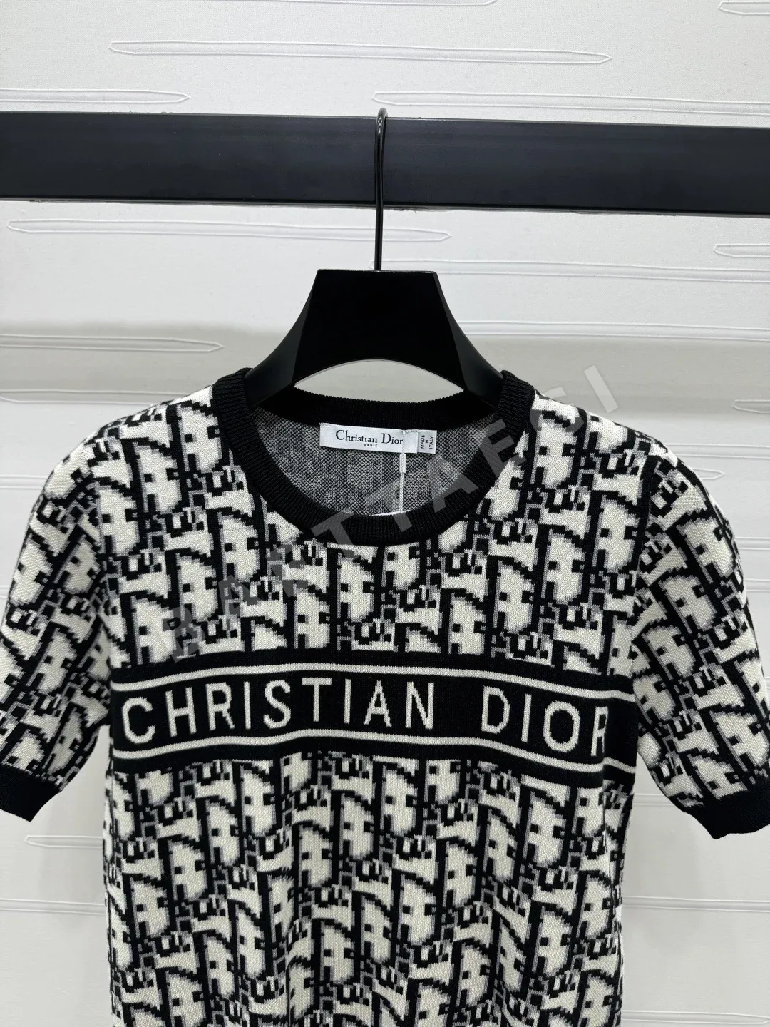 디올 모노그램 자카드 크루넥 반팔 니트 티셔츠 상세 이미지 5