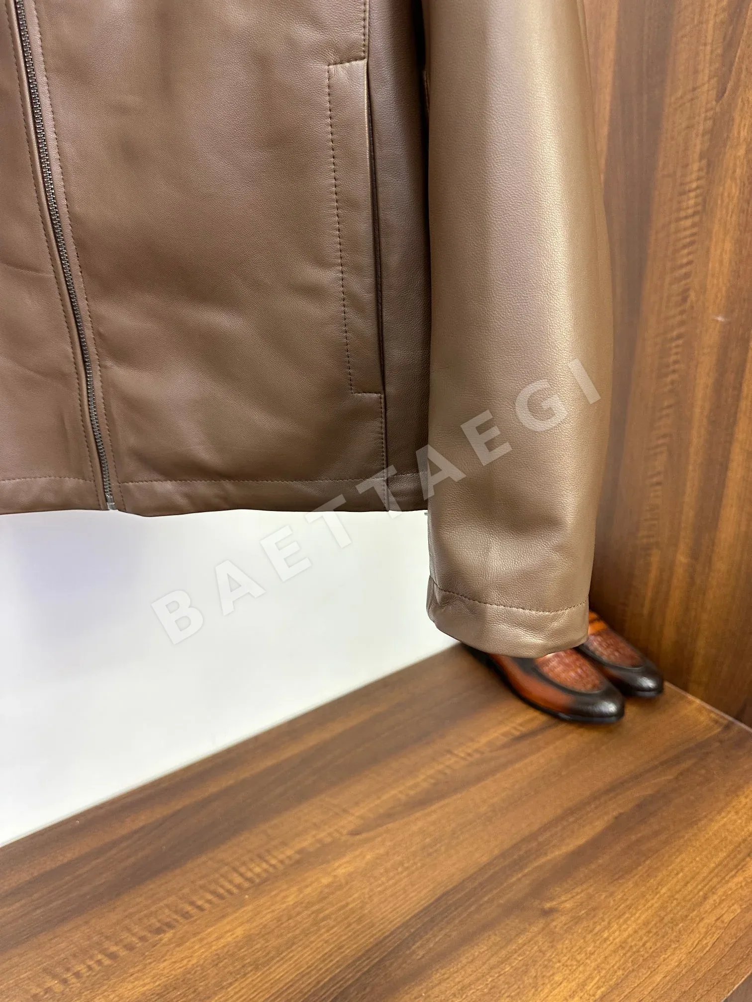 루이비통 리버시블 후드 램스킨 남성 자켓 상세 이미지 10