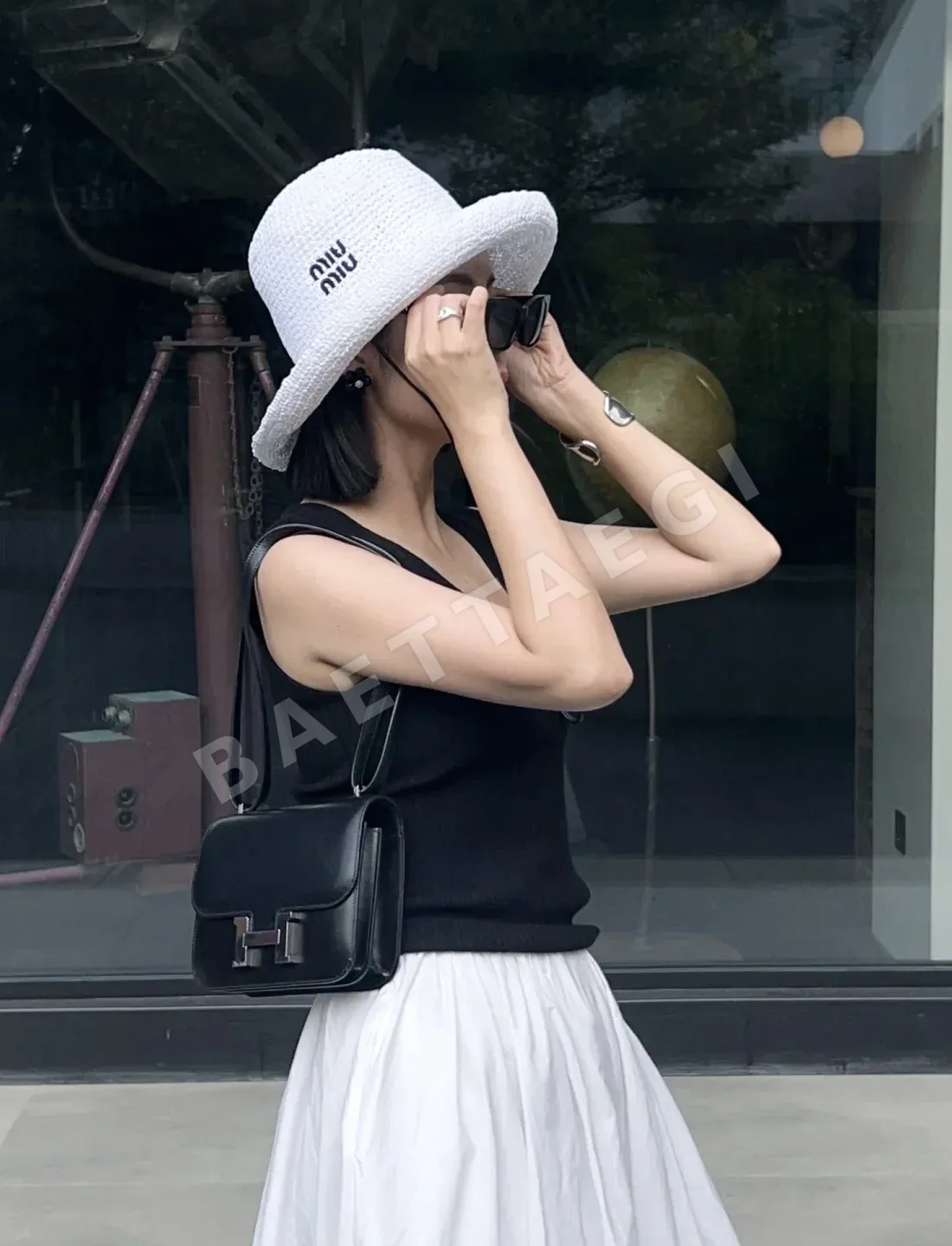 미우미우 자수 로고 밀짚모자 상세 이미지 2