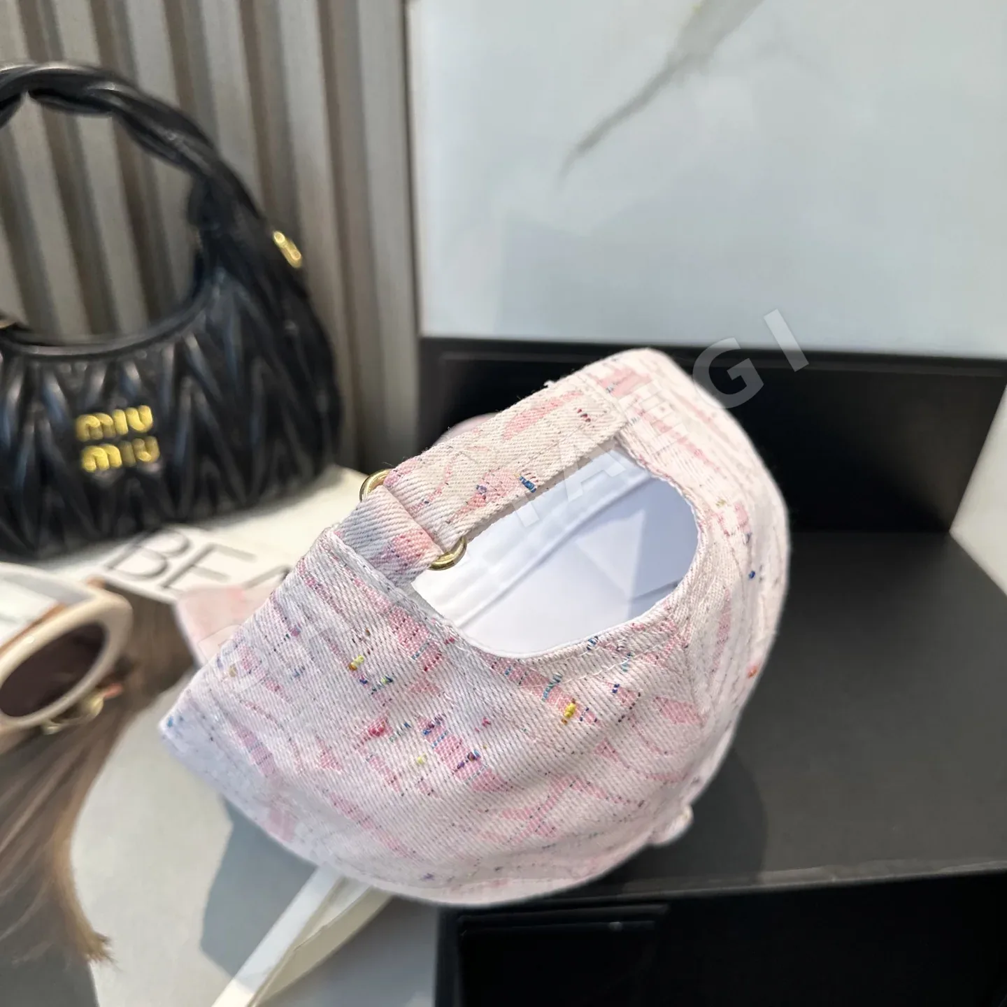 디올 미니멀 베이스볼 캡 상세 이미지 3