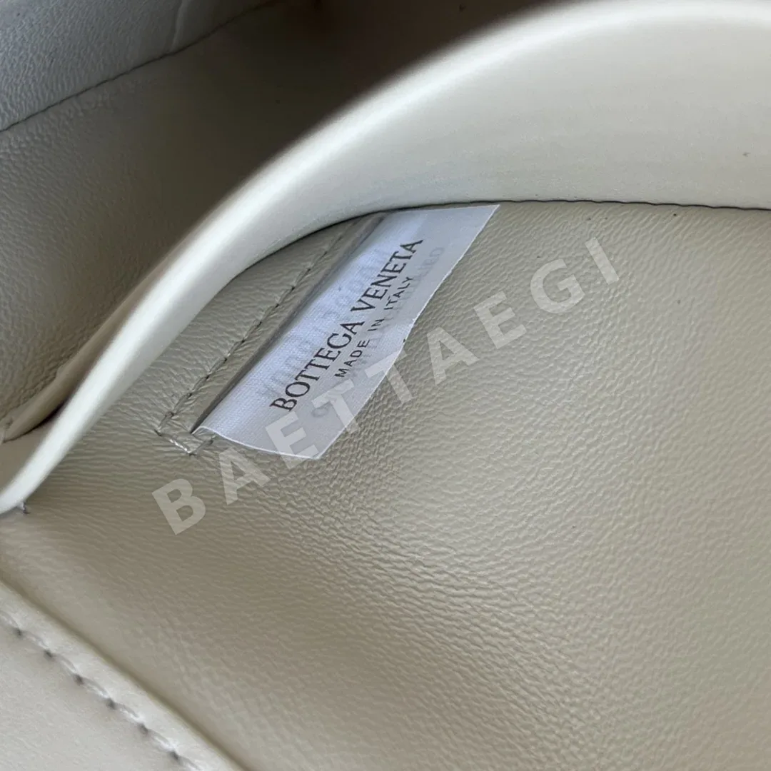 보테가베네타 뉴 노트 락 크로스바디백 817191 5953 상세 이미지 9