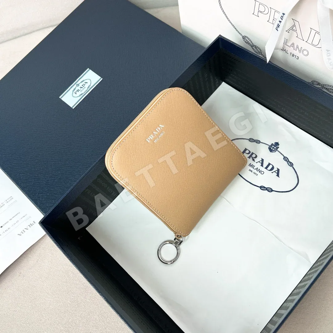 프라다 사피아노 크로스 그레인 참장식 지갑 207863