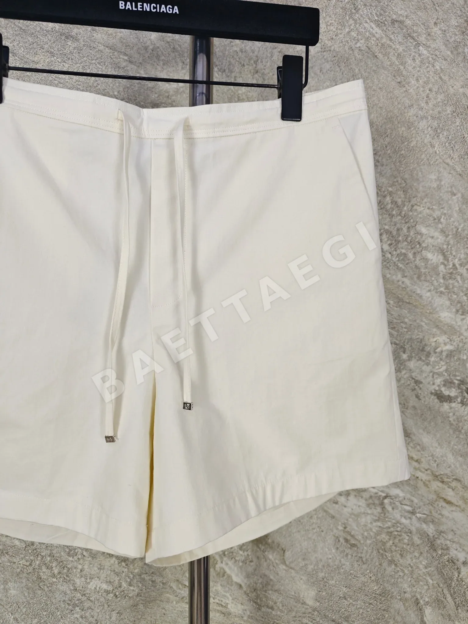 로에베 자수 패치 리오셀 원단 남성 반바지 상세 이미지 4