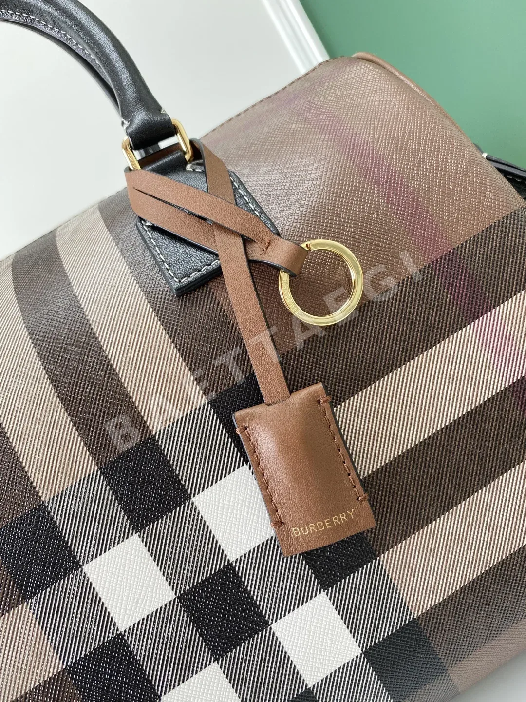 버버리 버치우드 체크 패턴 캔버스 볼링백 상세 이미지 3