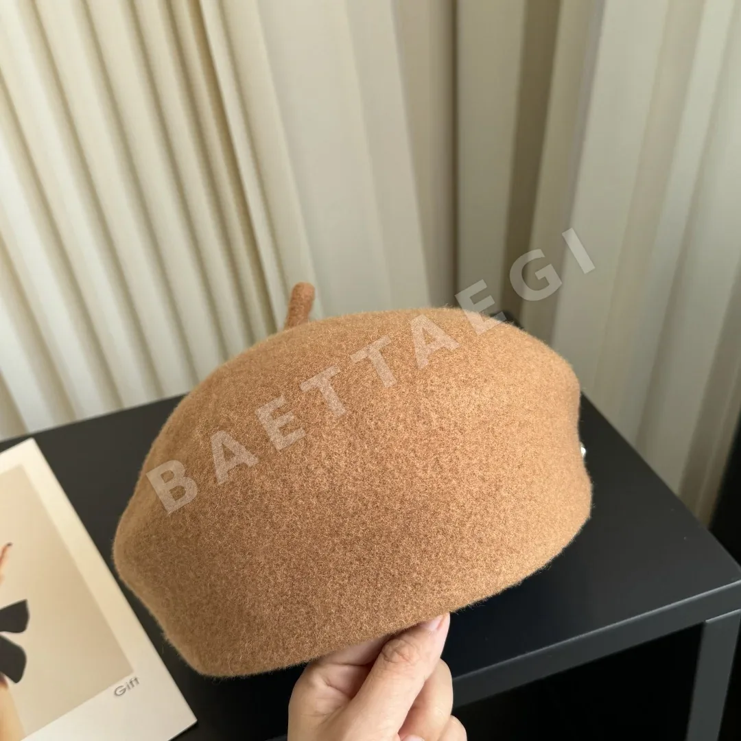 미우미우 모자 185844 Miu Miu Cap 상세 이미지 3