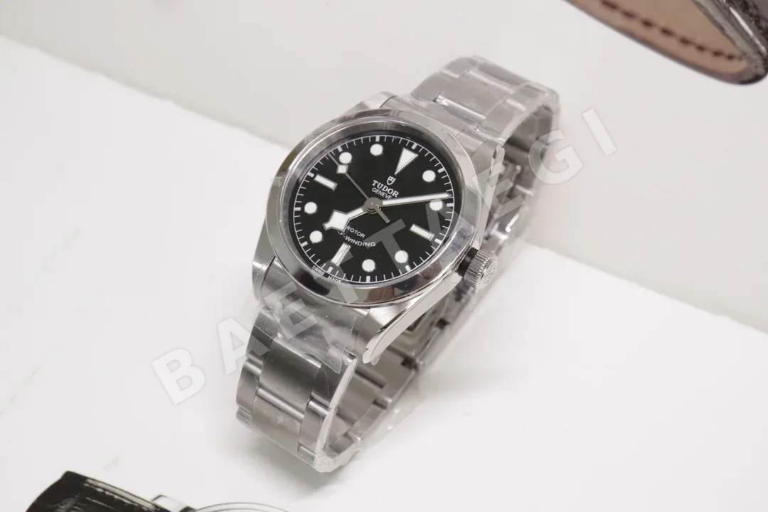 IWC 블루 다이얼 나일론 스트랩 시계 상세 이미지 2