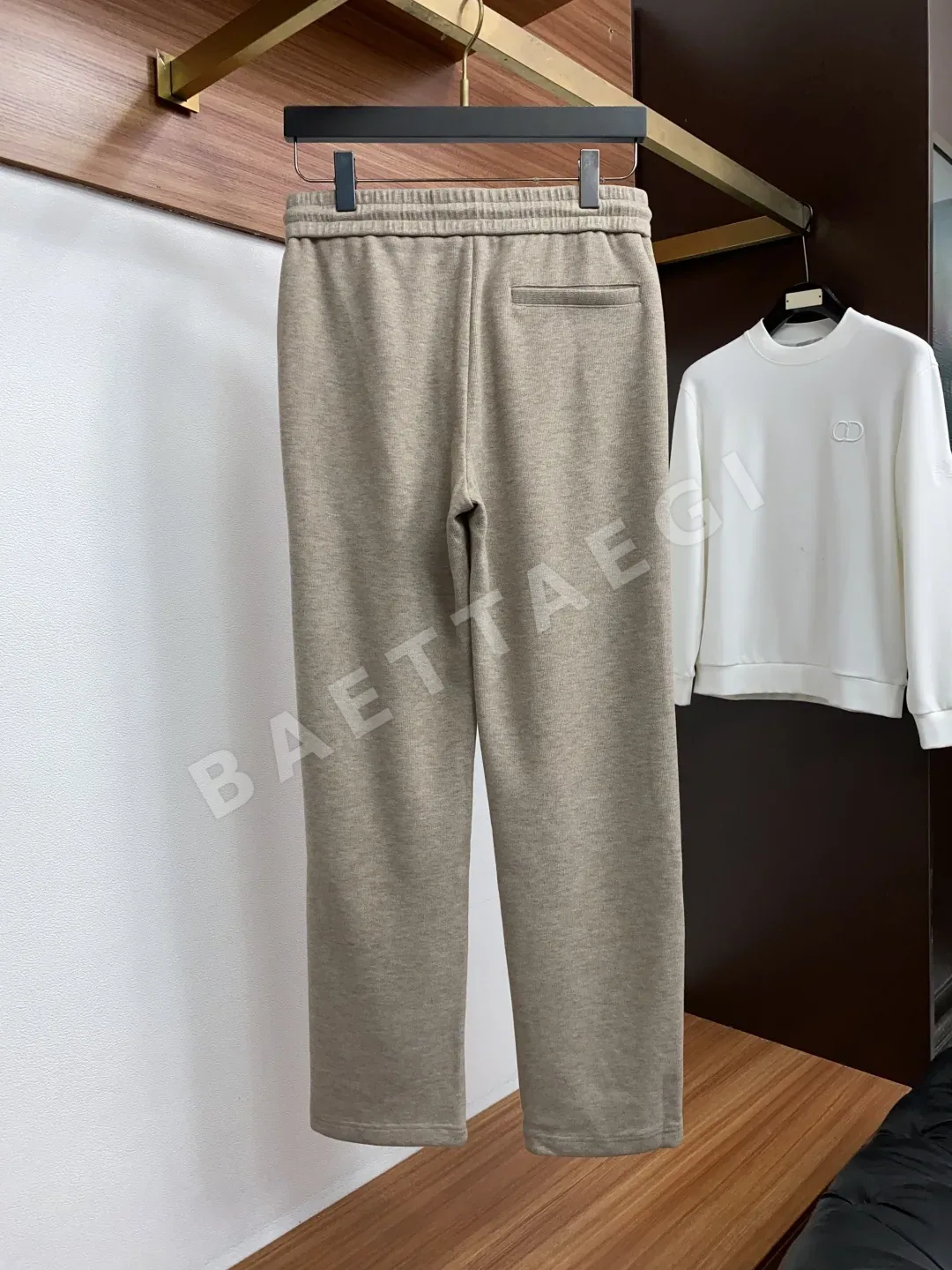 로로피아나 남성 스탠드 카라 지퍼업 재킷 팬츠 세트 상세 이미지 6