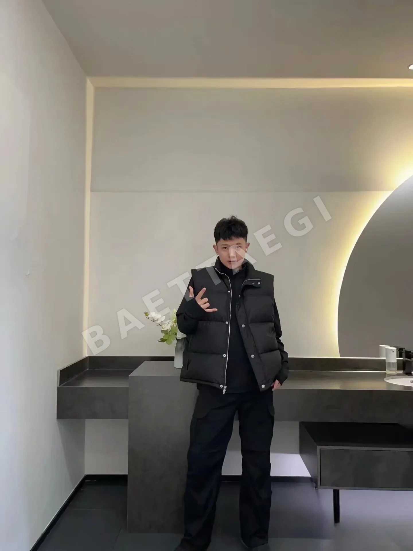 크롬하츠 올로고 블랙 다운베스트 남성 조끼 163494