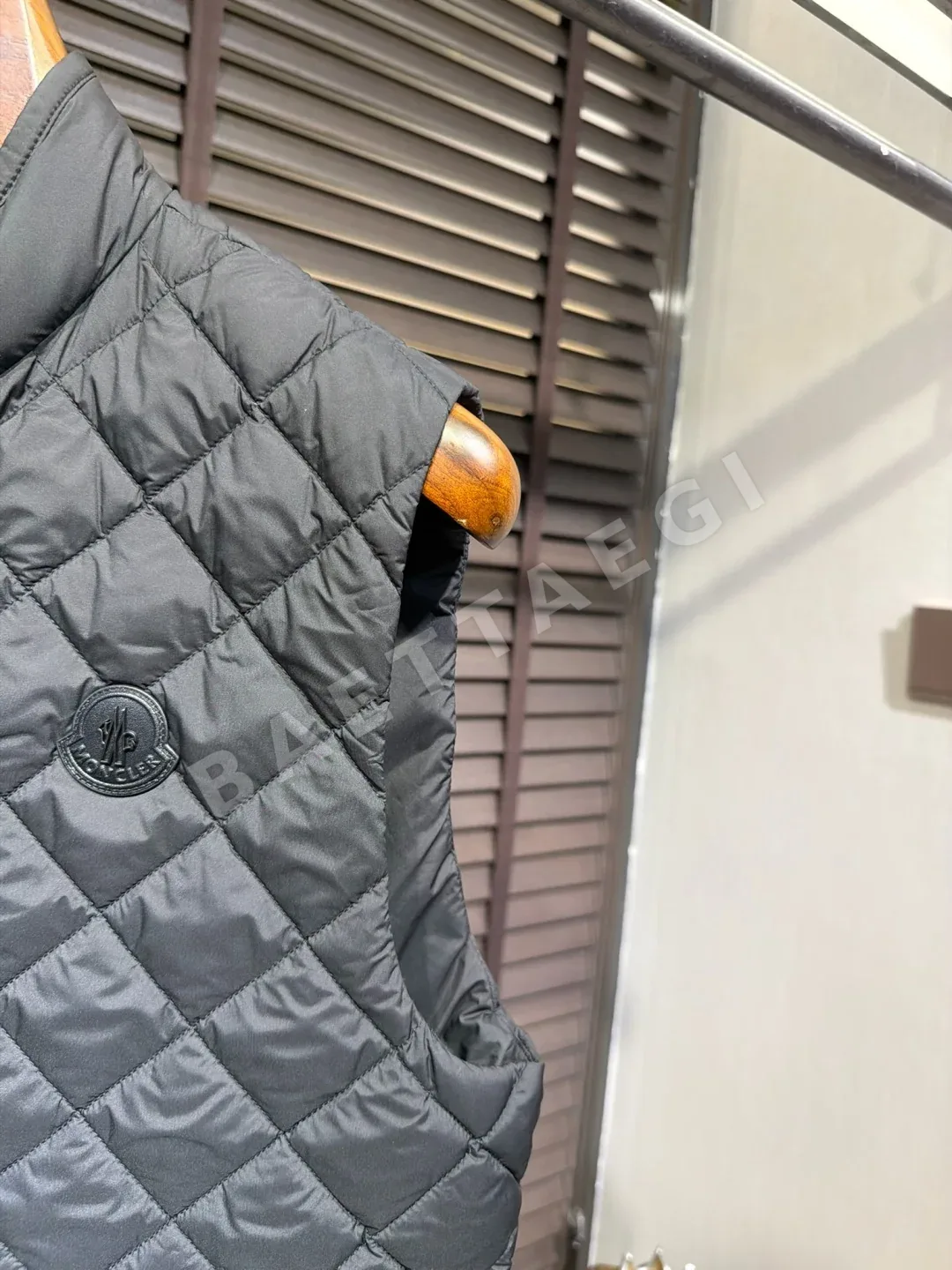몽클레르 남성 다운 조끼 M9631 상세 이미지 5