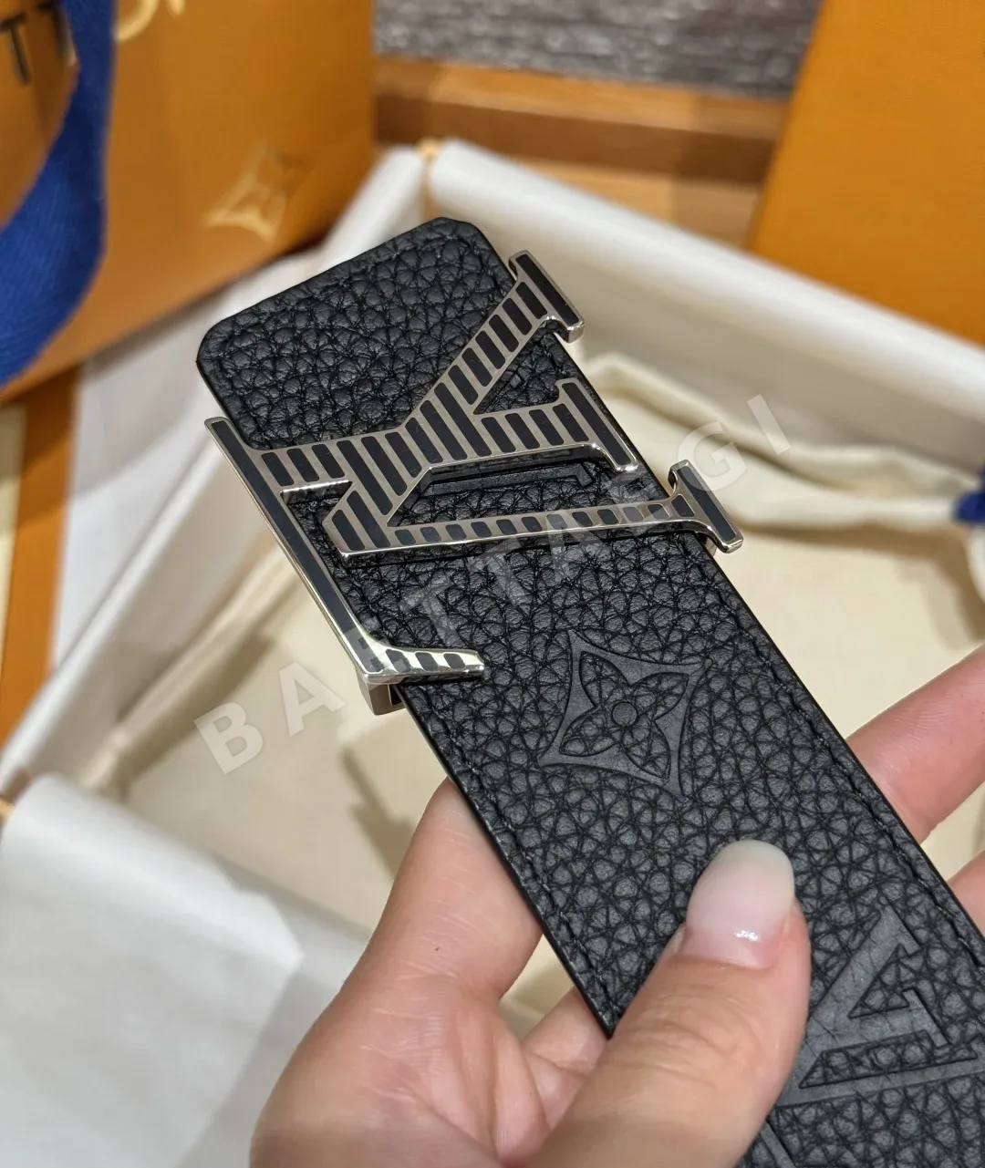 루이비통 이니셜 리버서블 40mm 벨트 상세 이미지 7