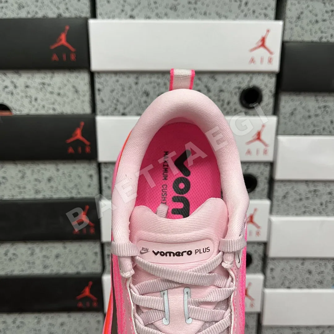 나이키 줌 보메로 18 HV8154-604 201116 Nike Zoom Vomero 18 상세 이미지 4