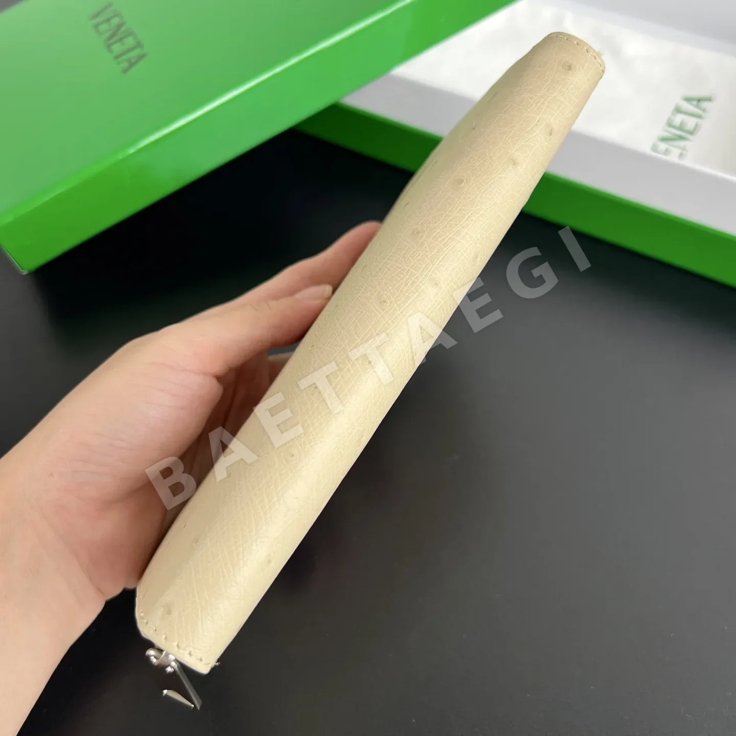 보테가베네타 타조 가죽 장지갑 가방 상세 이미지 4