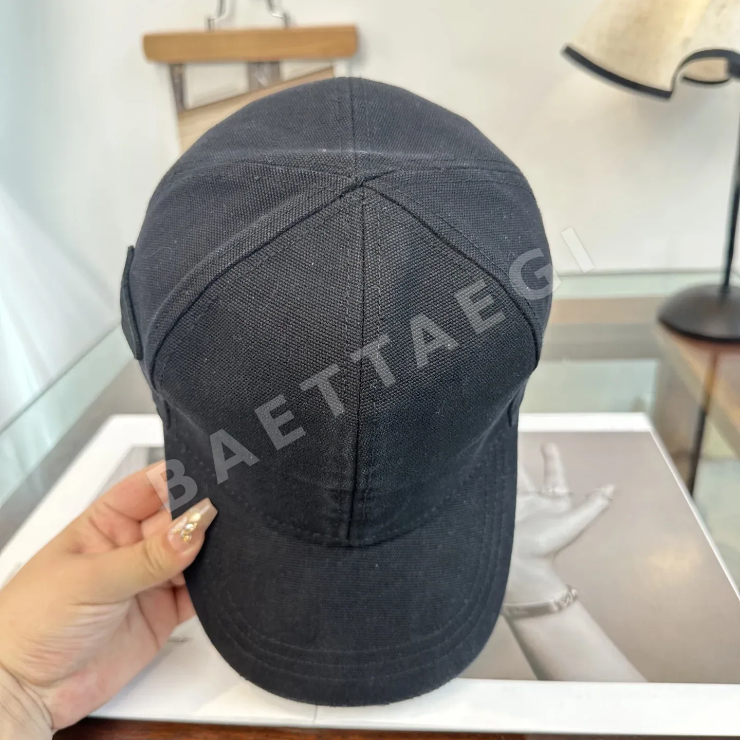 프라다 삼각 로고 베이스볼 캡 상세 이미지 6