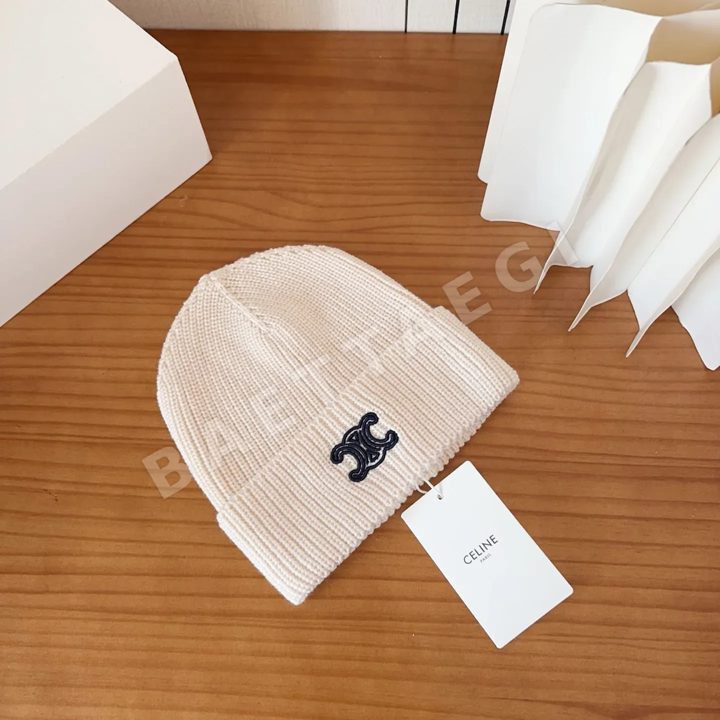 셀린느 니트 캡 84037