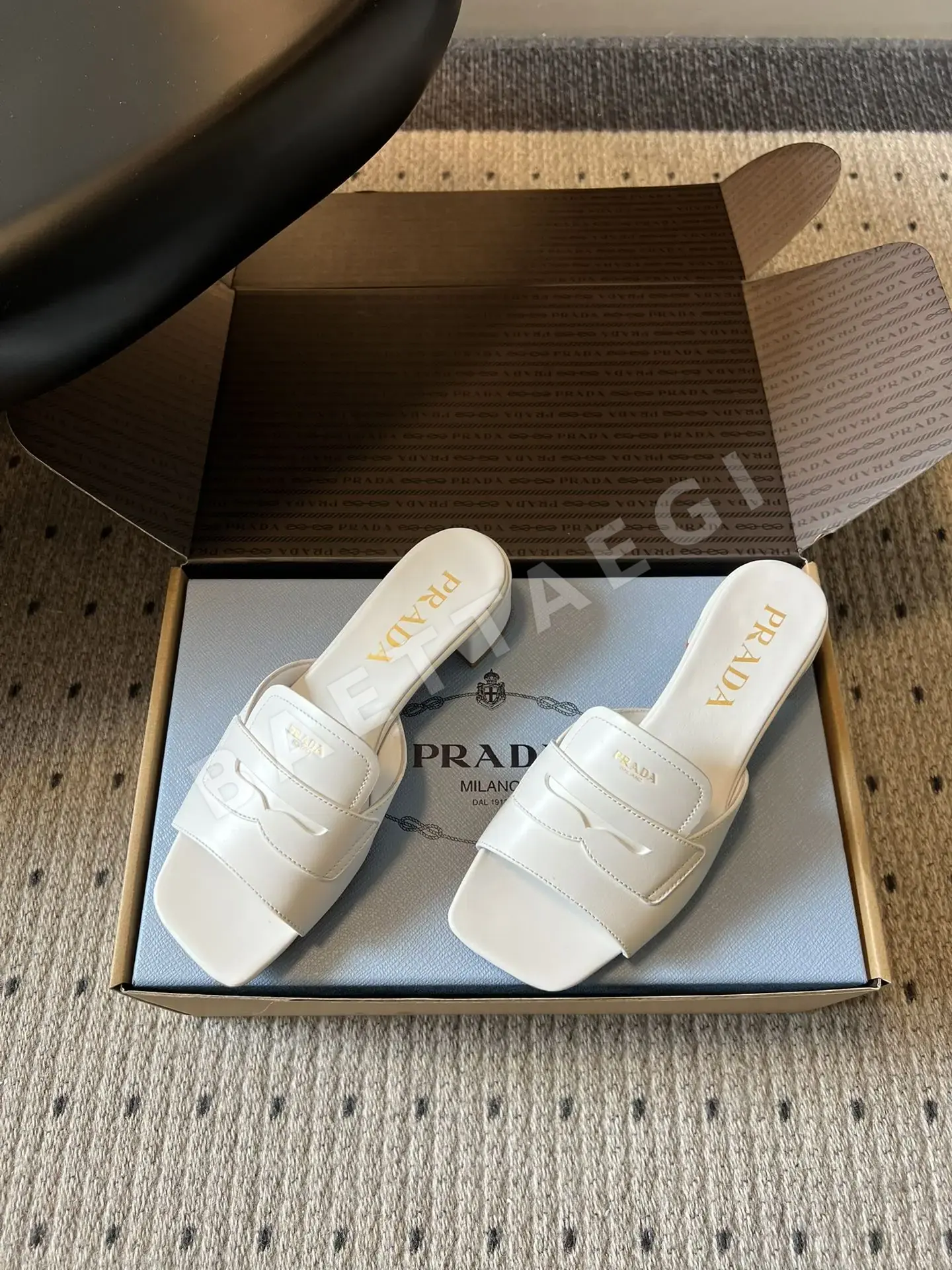 프라다 뉴스퀘어 토 청키 힐 샌들 상세 이미지 2