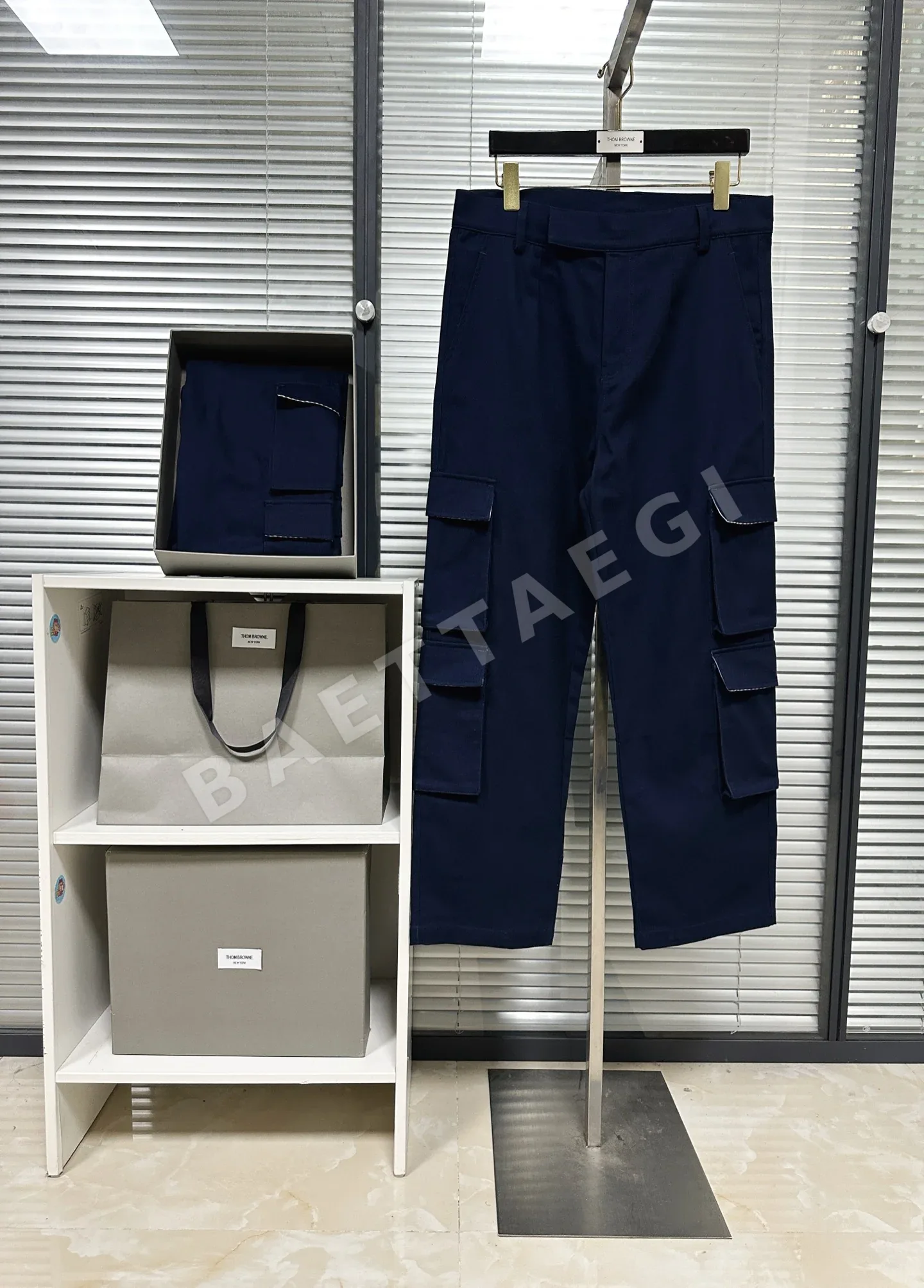 톰브라운 와이드 카고 워싱 남성 바지 레플리카 46718 Thom Browne 상세 이미지 6