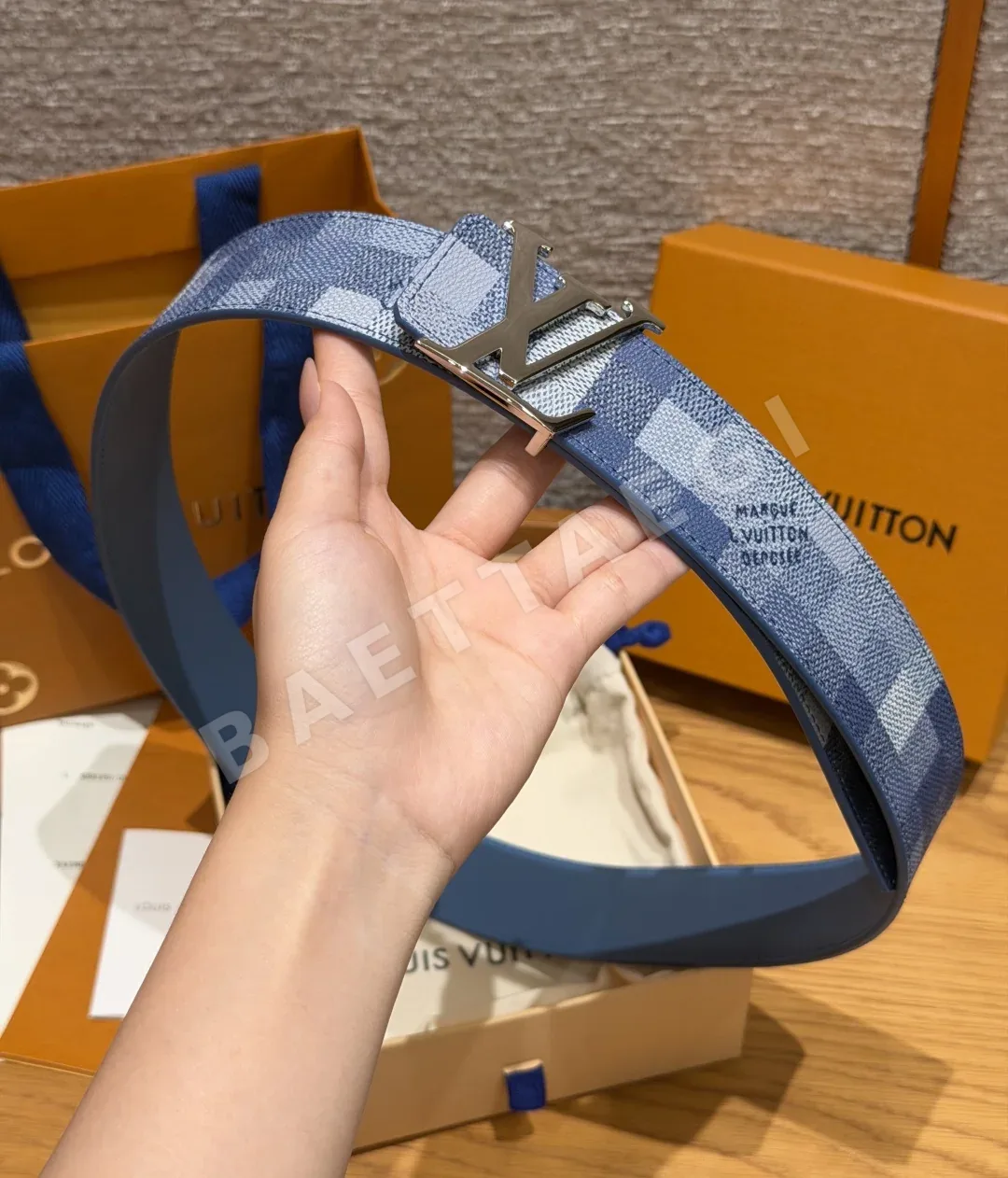 루이비통 DIMENSION 40mm 리버시블 소가죽 벨트 상세 이미지 4