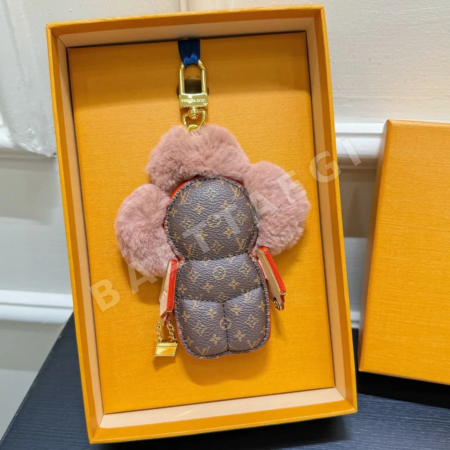 루이비통 비비안 모노그램 가죽 키링 상세 이미지 3