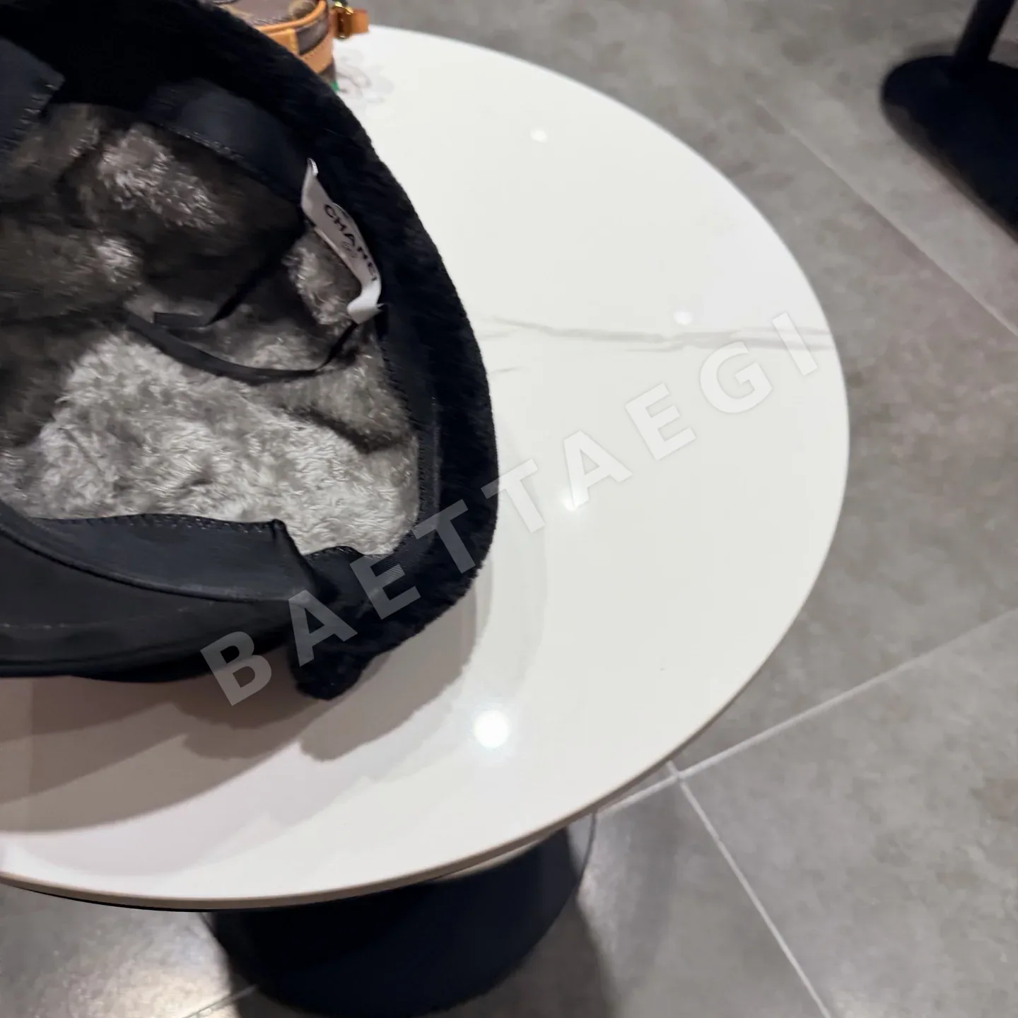 샤넬 스웨이드 더퍼 캡 상세 이미지 8