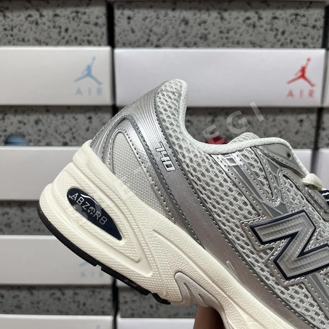 뉴발란스 [XY] 740v2 U740GC2 202056 New Balance 740v2 Concord Grape 상세 이미지 7