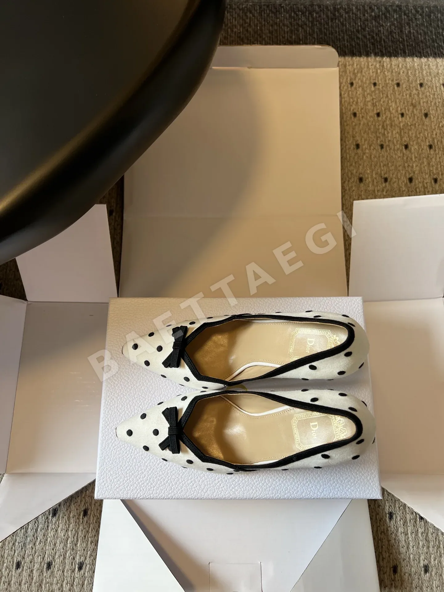 디올 힐 여성 폴카닷 리본 상세 이미지 6