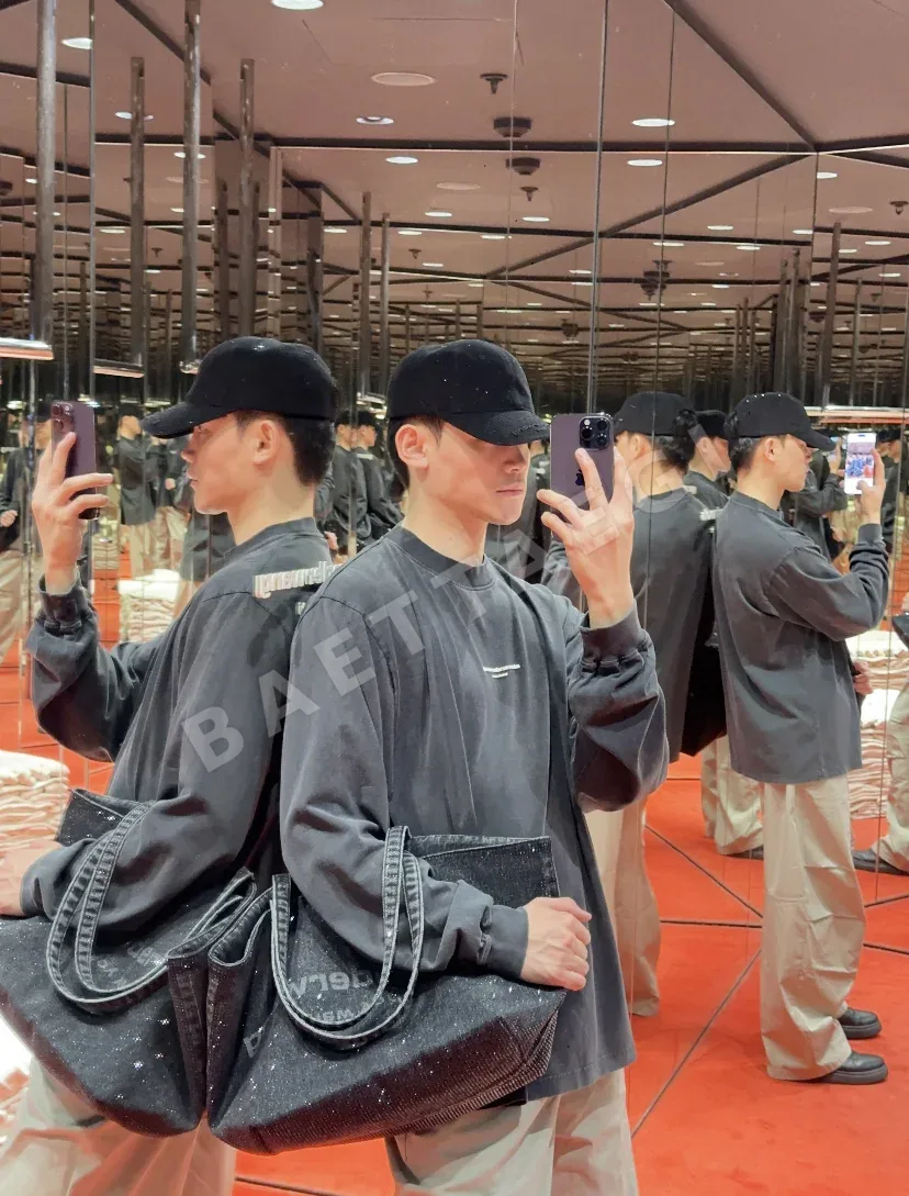 알렉산더왕 스몰로고 3D 프린트 남성 긴팔 티셔츠 상세 이미지 16