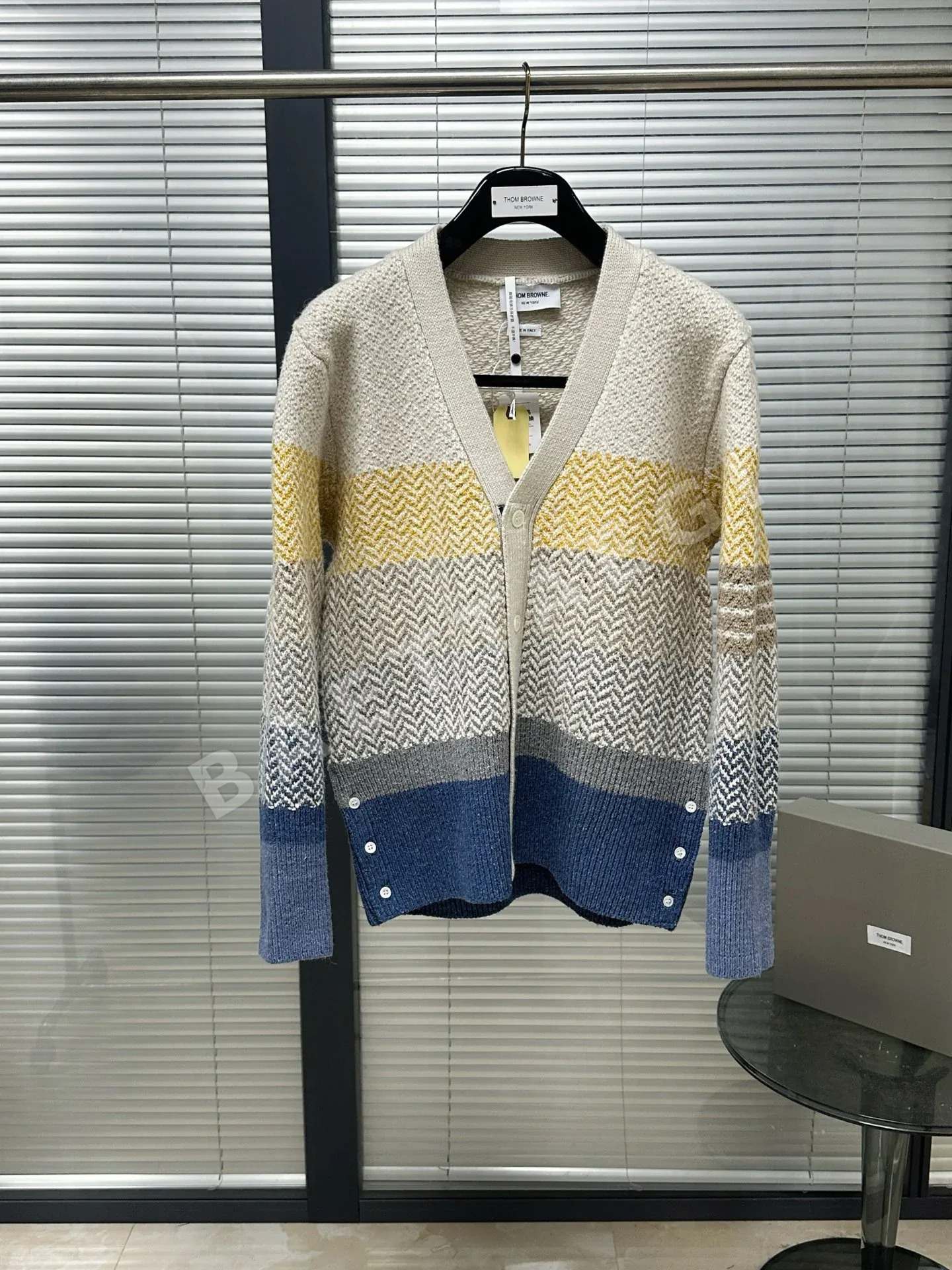 톰브라운 워싱 블루 그레이 남성 니트 레플리카 46575 Thom Browne 상세 이미지 2